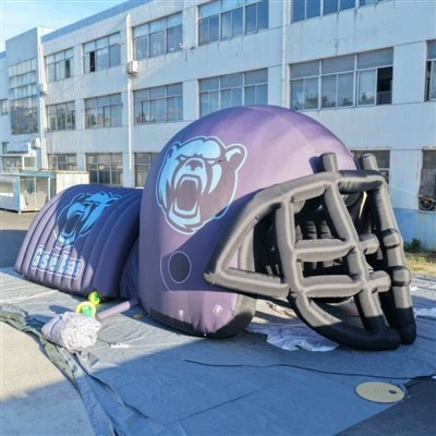 Oppblåsbar fotballhjelmtunnel
