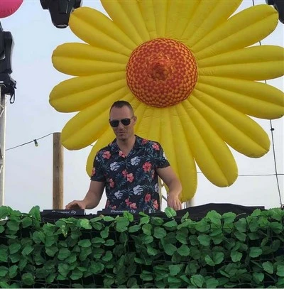 Oppblåsbar hengende blomst